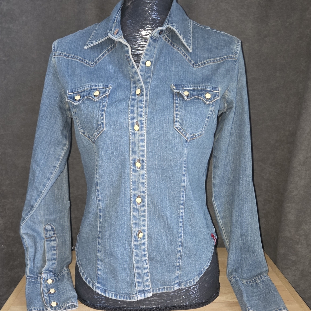 Stylish Blue Denim Button-Down Shirt
